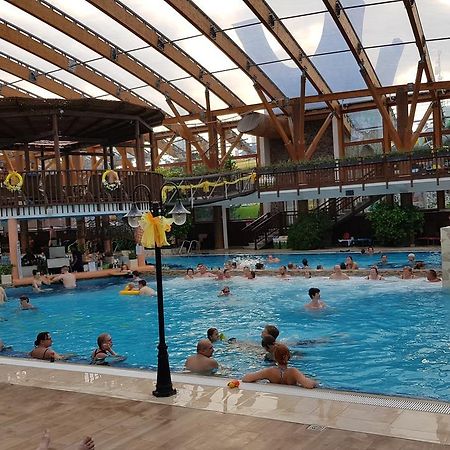 Chata u vinára Milana, Tatralandia Lipótszentmiklós Kültér fotó